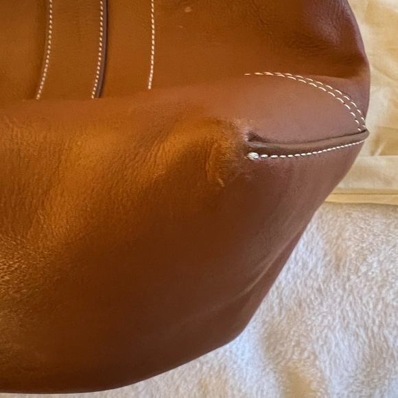 Great condition! Medium Montauk Tote in Rich Oak & $60 adjustable strap - Picture 6 of 16